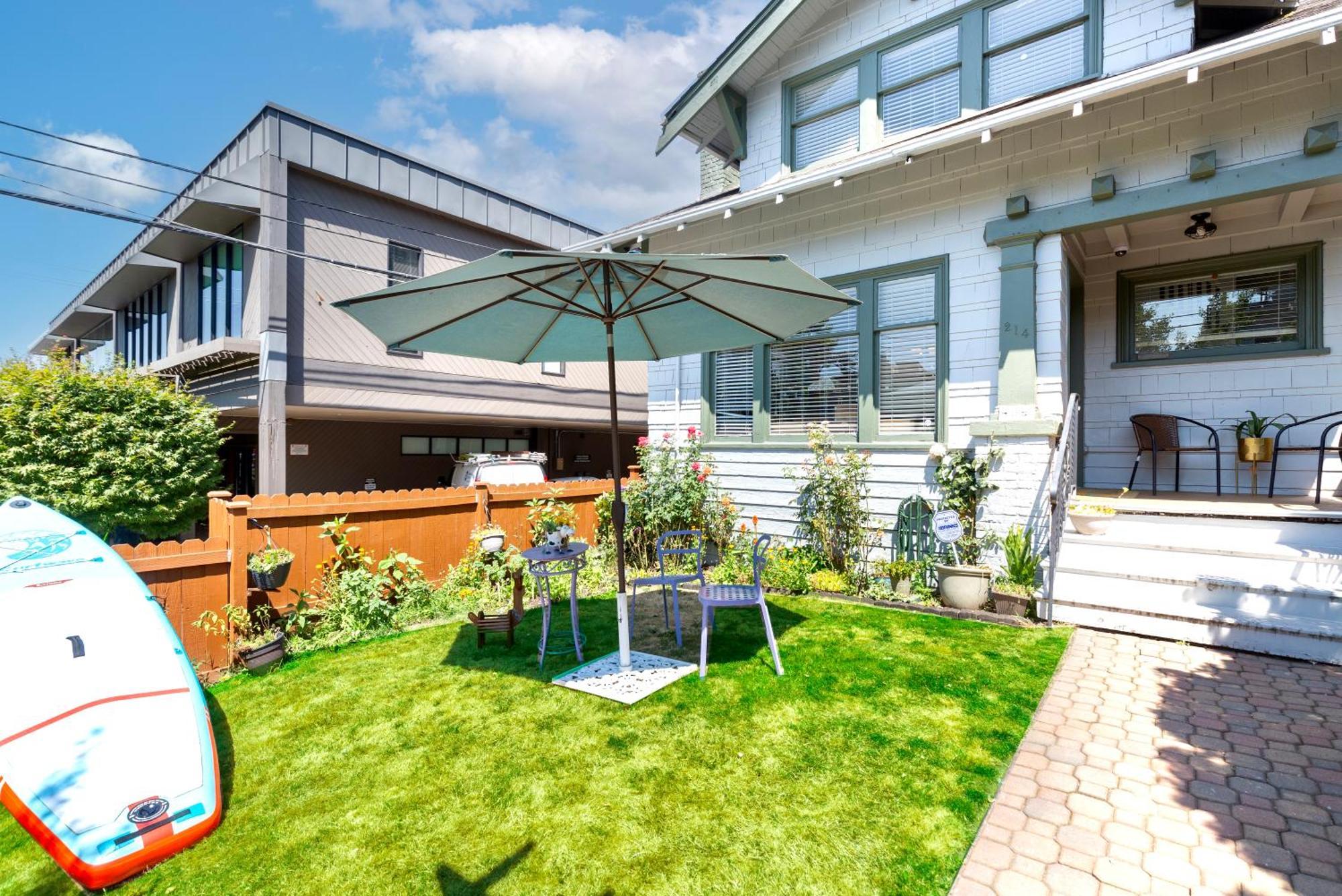 Vintage 3 Bedroom Home In Prime Eastlake Seattle With Private Parking Экстерьер фото