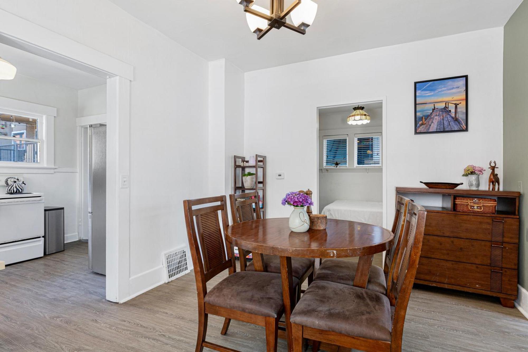 Vintage 3 Bedroom Home In Prime Eastlake Seattle With Private Parking Экстерьер фото