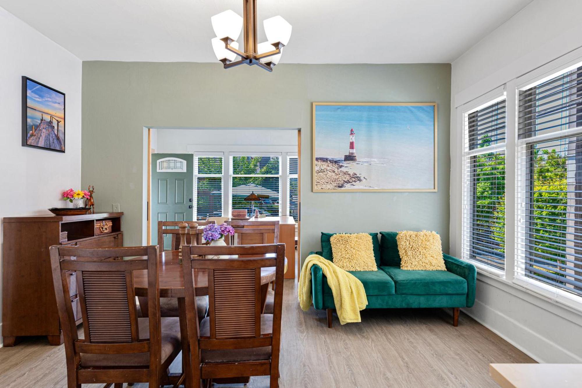 Vintage 3 Bedroom Home In Prime Eastlake Seattle With Private Parking Экстерьер фото